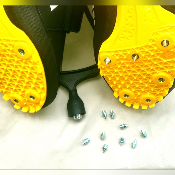 Adidas Black And White Jumpstar Track & Field. Men's Size 8. - Picture 13 of 16